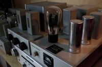 photo-1561410157-b76c1aae04a4